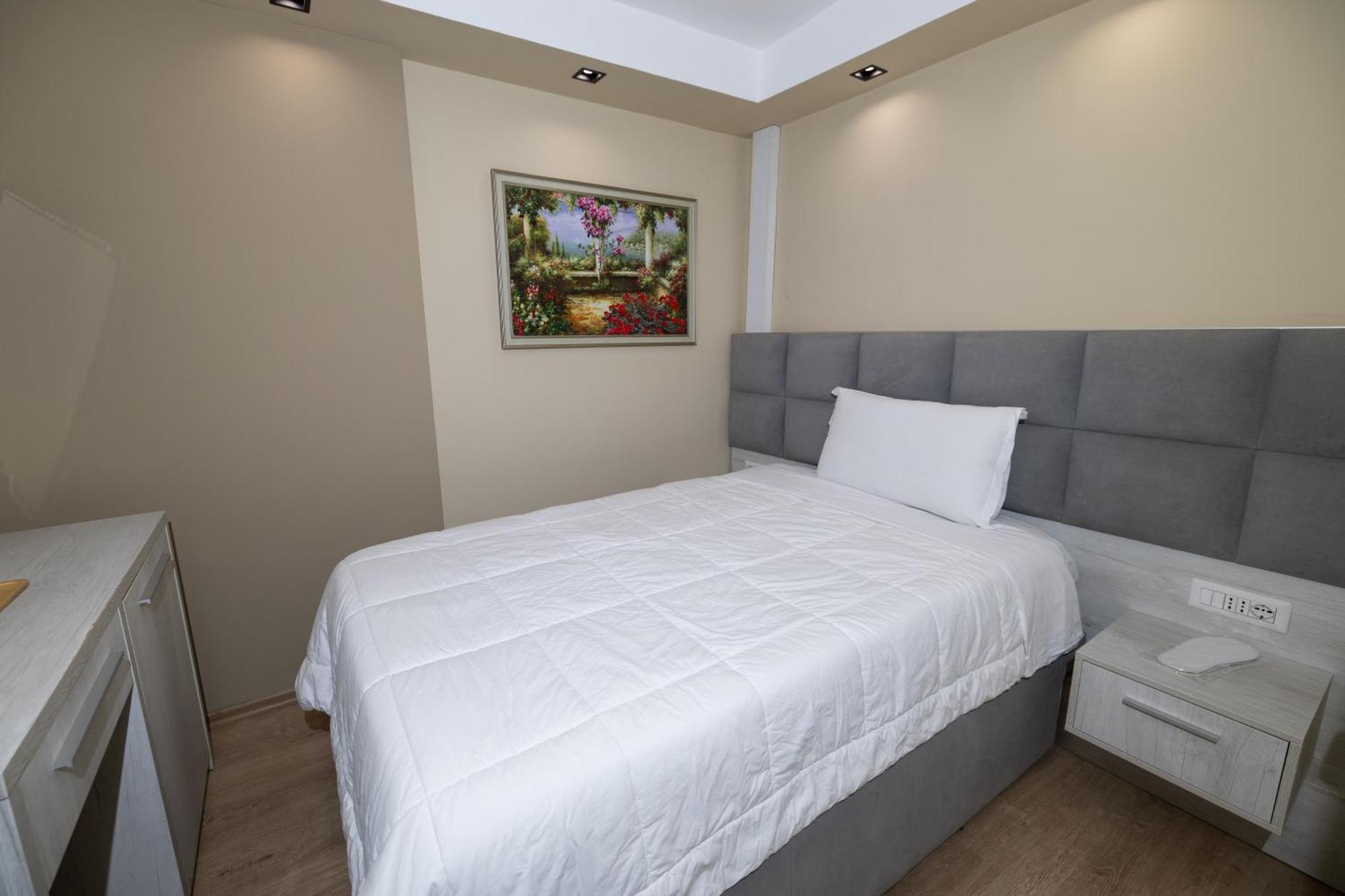 4R Colombo Hotel Tiranë Luaran gambar
