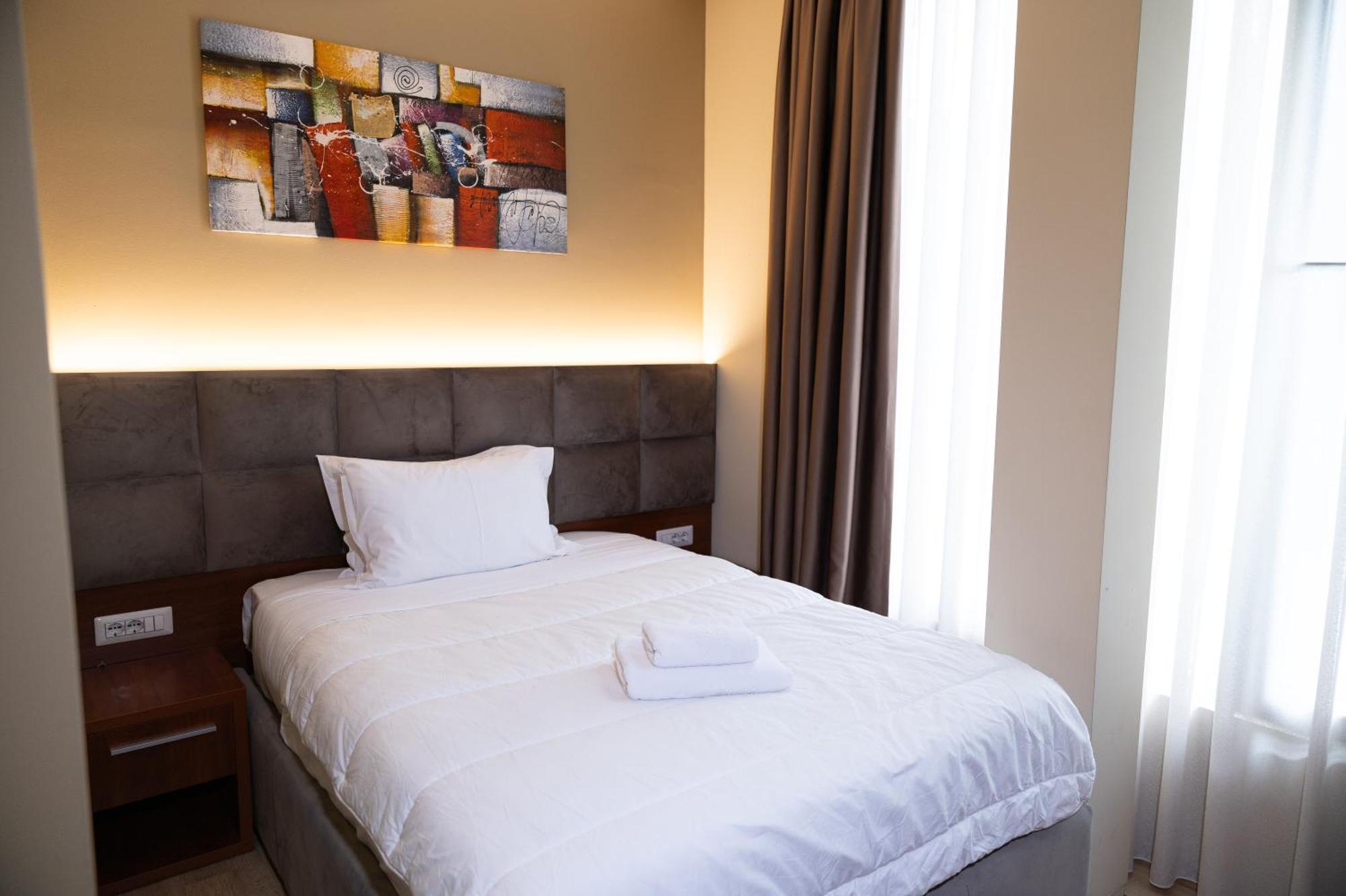 4R Colombo Hotel Tiranë Luaran gambar