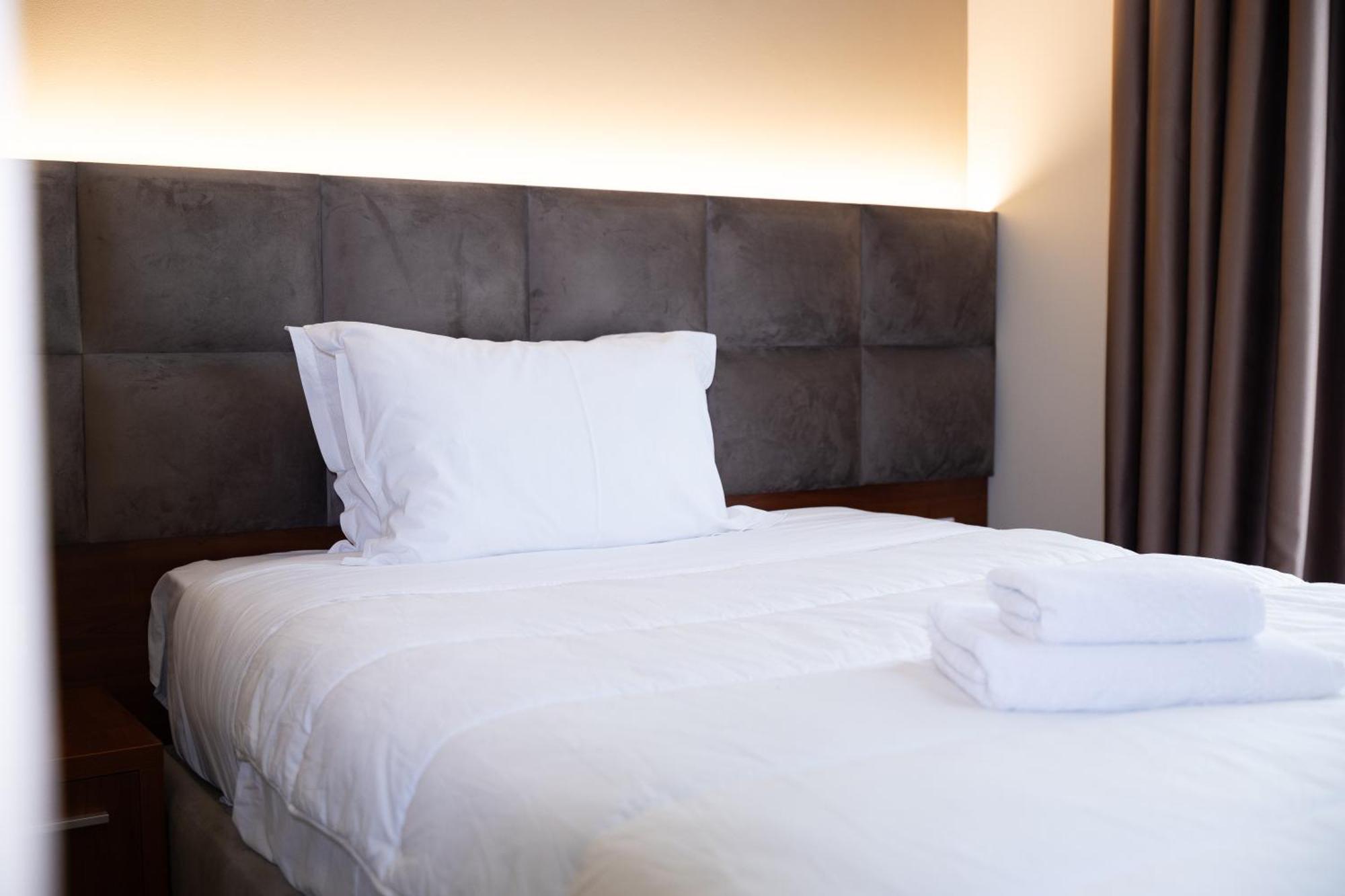 4R Colombo Hotel Tiranë Luaran gambar